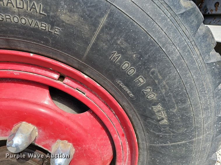 image for item DQ0255 1983 Ford 9000  pumper fire truck