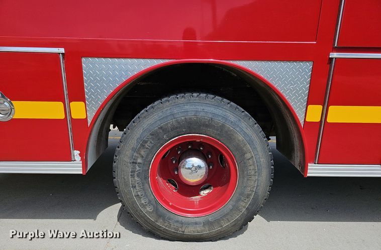 image for item DQ0255 1983 Ford 9000  pumper fire truck