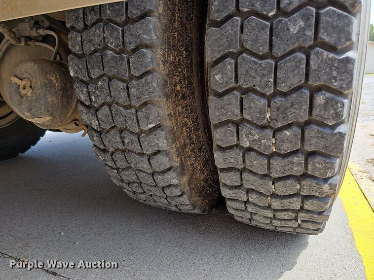 image for item DQ0255 1983 Ford 9000  pumper fire truck