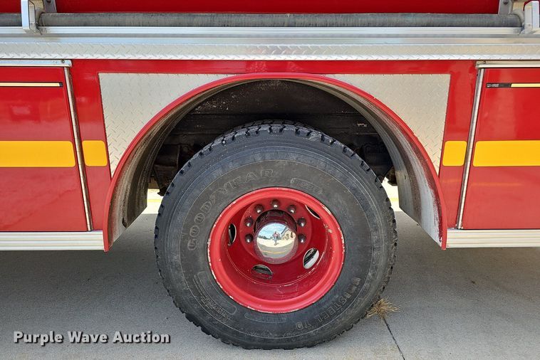 image for item DQ0255 1983 Ford 9000  pumper fire truck