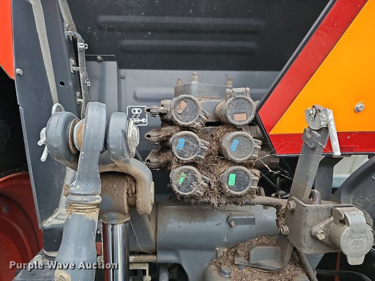 image for item DQ0293 2019 Kubota M6-131  MFWD tractor