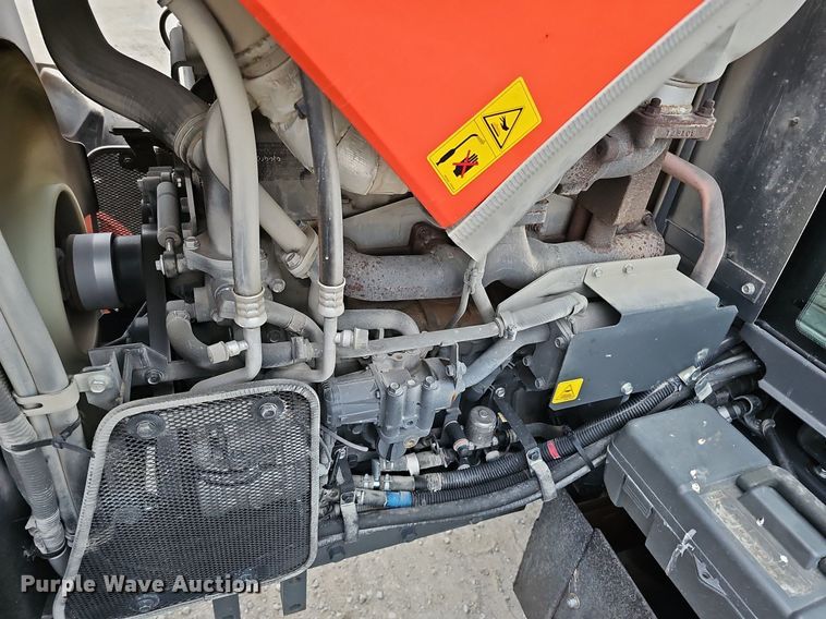 image for item DQ0293 2019 Kubota M6-131  MFWD tractor