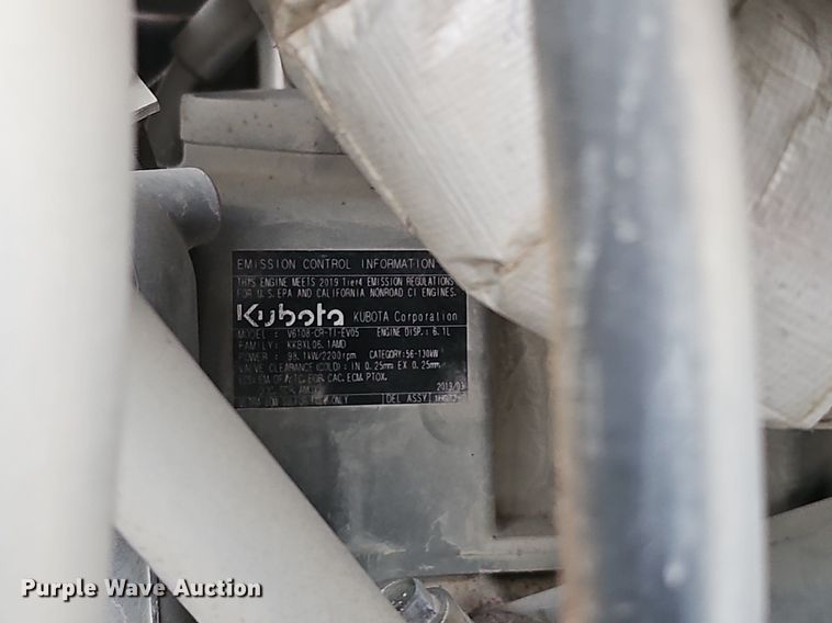 image for item DQ0293 2019 Kubota M6-131  MFWD tractor