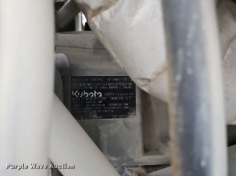 image for item DQ0293 2019 Kubota M6-131  MFWD tractor