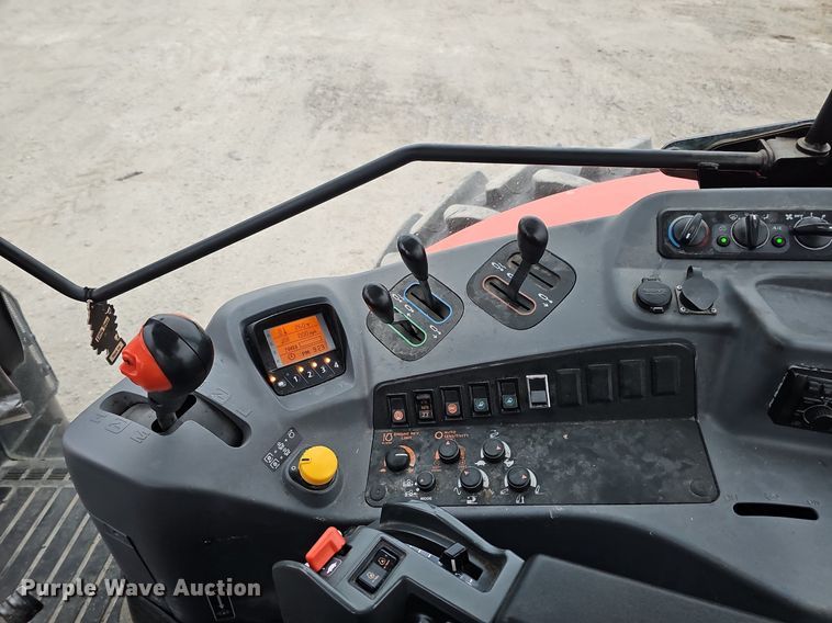 image for item DQ0293 2019 Kubota M6-131  MFWD tractor