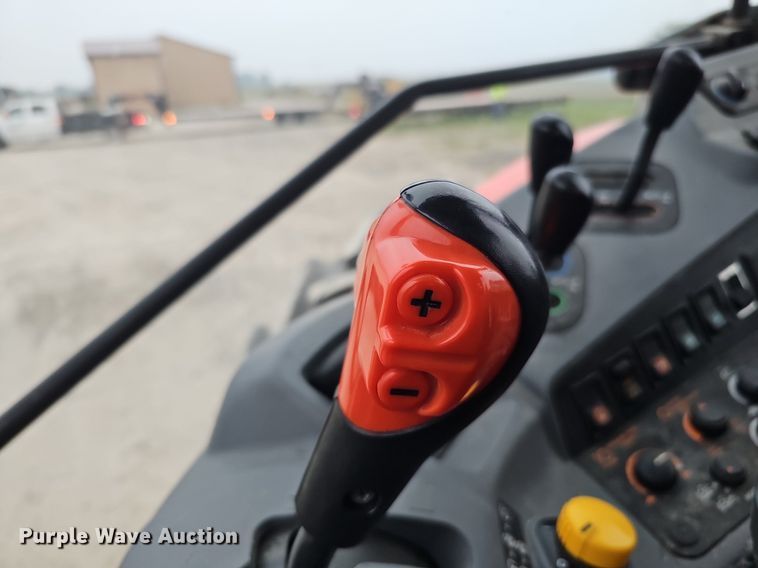 image for item DQ0293 2019 Kubota M6-131  MFWD tractor