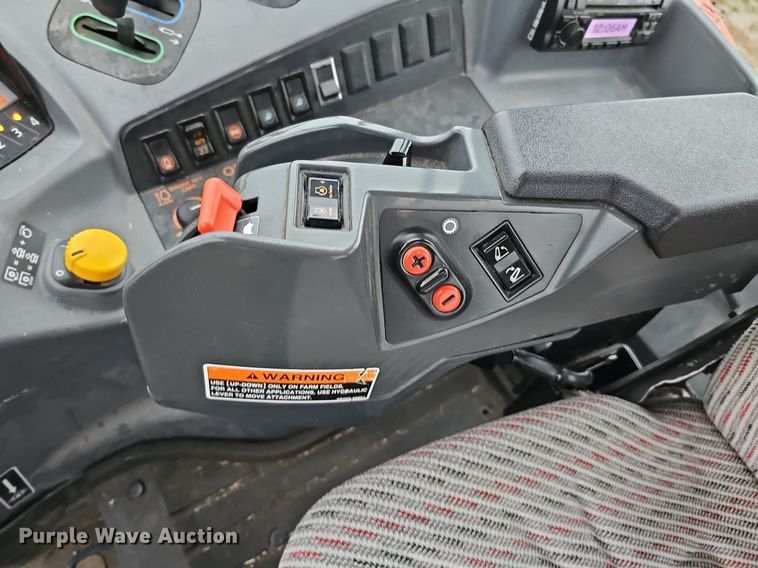 image for item DQ0293 2019 Kubota M6-131  MFWD tractor