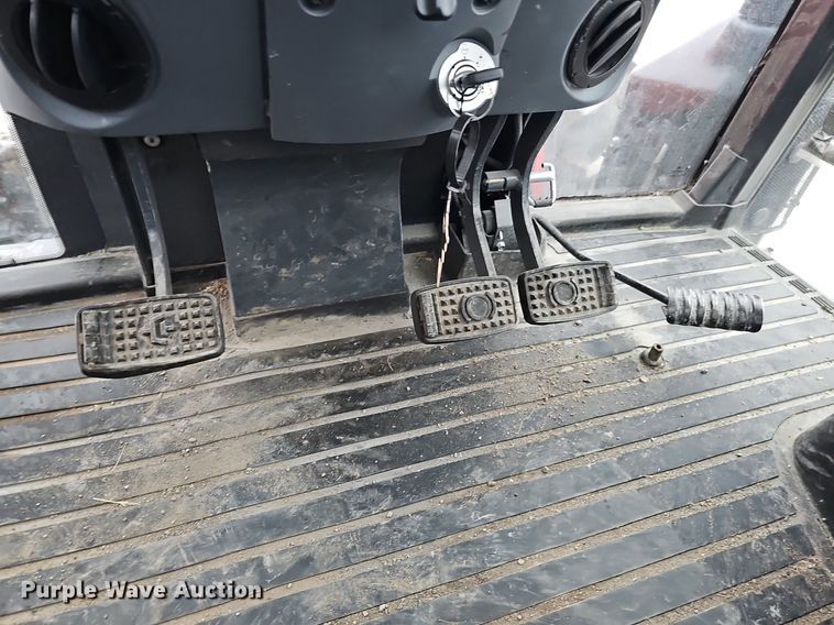 image for item DQ0293 2019 Kubota M6-131  MFWD tractor