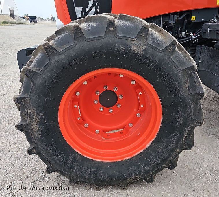 image for item DQ0293 2019 Kubota M6-131  MFWD tractor