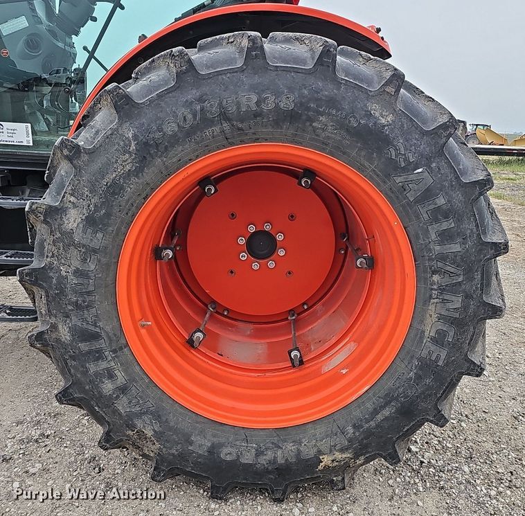 image for item DQ0293 2019 Kubota M6-131  MFWD tractor