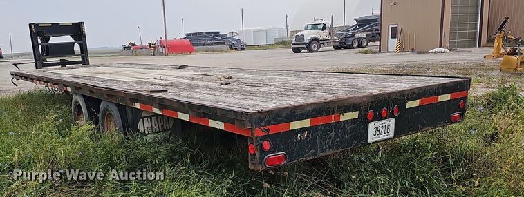 image for item DQ0294 2000 Hillsboro 300  equipment trailer