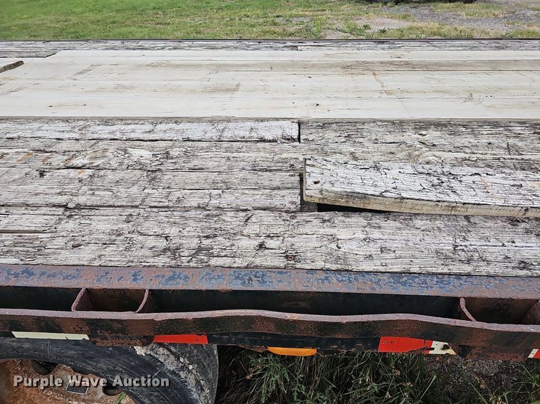 image for item DQ0294 2000 Hillsboro 300  equipment trailer