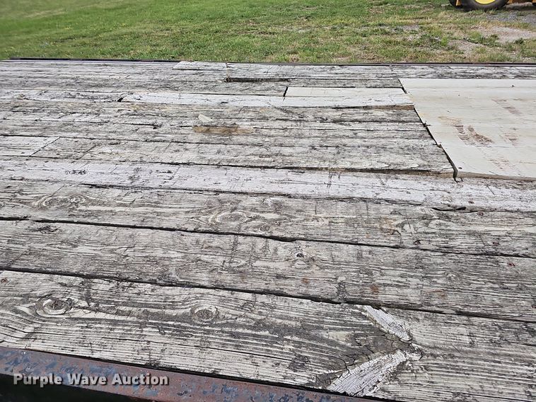 image for item DQ0294 2000 Hillsboro 300  equipment trailer