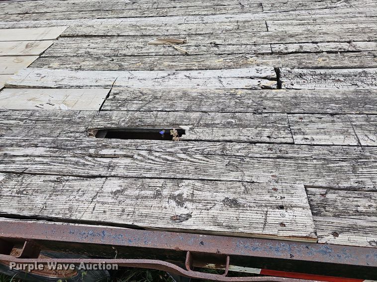 image for item DQ0294 2000 Hillsboro 300  equipment trailer