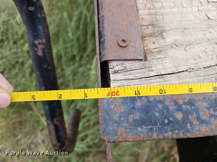 image for item DQ0294 2000 Hillsboro 300  equipment trailer