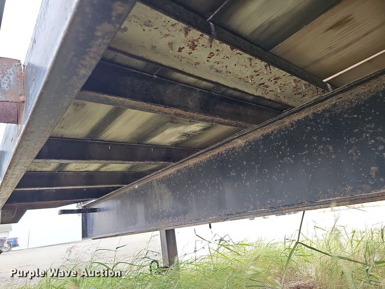 image for item DQ0294 2000 Hillsboro 300  equipment trailer