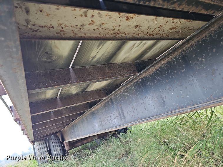 image for item DQ0294 2000 Hillsboro 300  equipment trailer