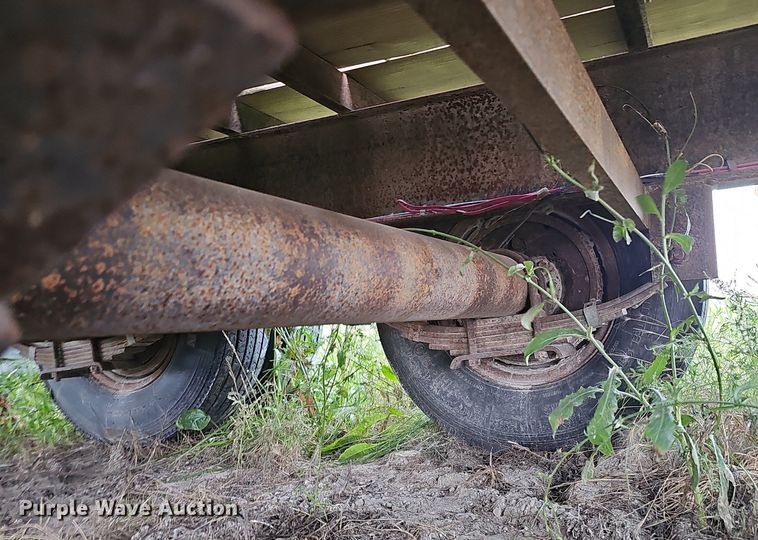 image for item DQ0294 2000 Hillsboro 300  equipment trailer