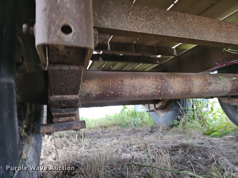 image for item DQ0294 2000 Hillsboro 300  equipment trailer