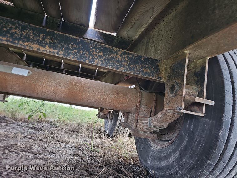 image for item DQ0294 2000 Hillsboro 300  equipment trailer