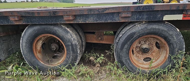 image for item DQ0294 2000 Hillsboro 300  equipment trailer