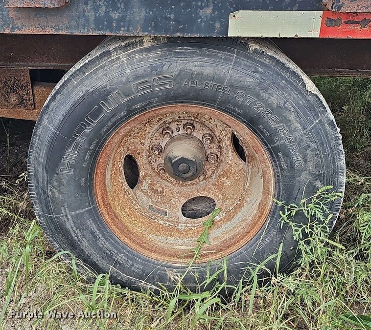 image for item DQ0294 2000 Hillsboro 300  equipment trailer