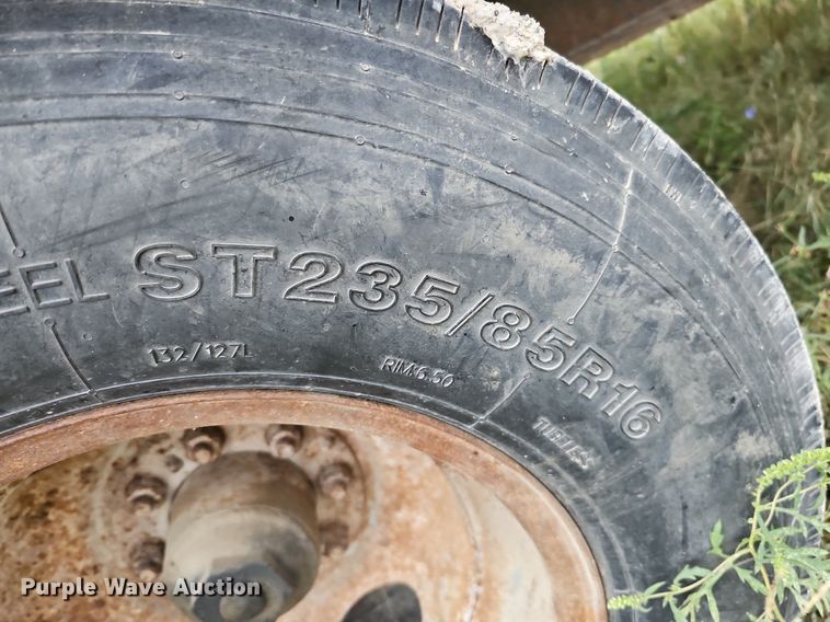 image for item DQ0294 2000 Hillsboro 300  equipment trailer