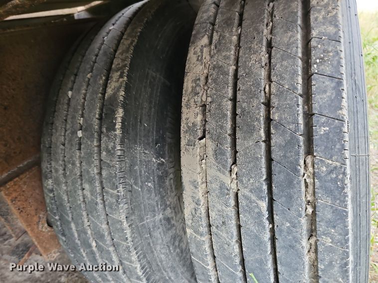 image for item DQ0294 2000 Hillsboro 300  equipment trailer