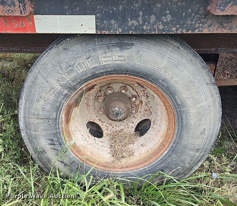 image for item DQ0294 2000 Hillsboro 300  equipment trailer