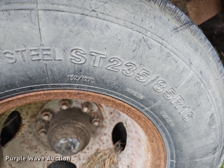 image for item DQ0294 2000 Hillsboro 300  equipment trailer