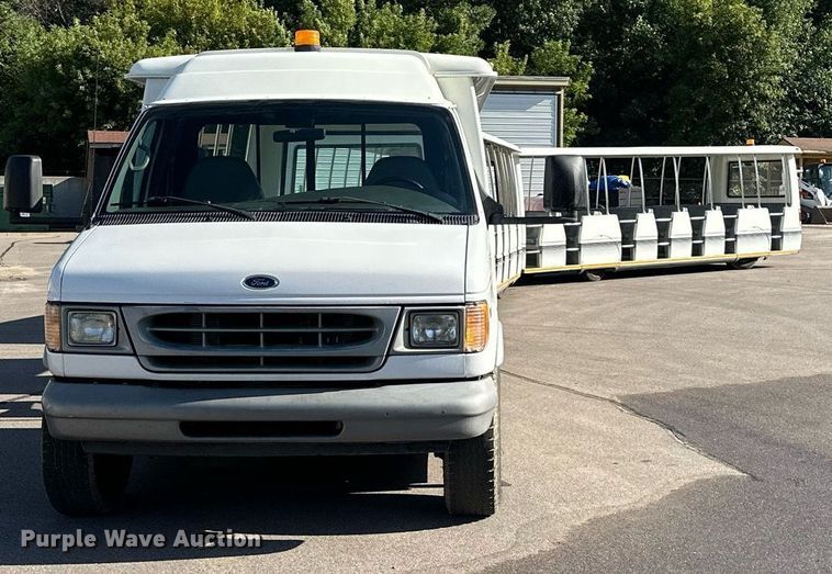 image for item DQ7358 2001 Ford E350  tram