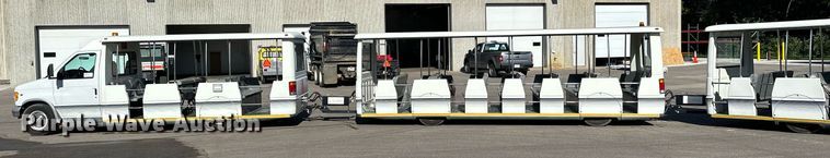 image for item DQ7358 2001 Ford E350  tram