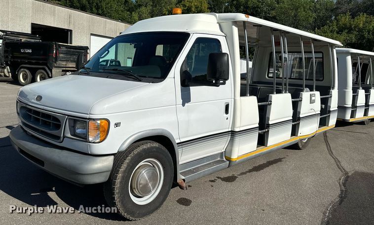 image for item DQ7358 2001 Ford E350  tram