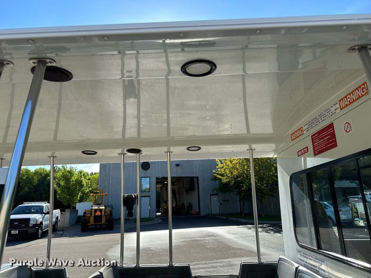 image for item DQ7358 2001 Ford E350  tram