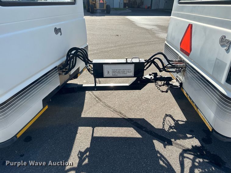 image for item DQ7358 2001 Ford E350  tram