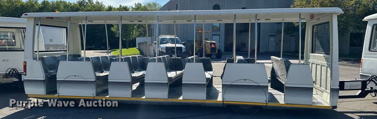 image for item DQ7358 2001 Ford E350  tram