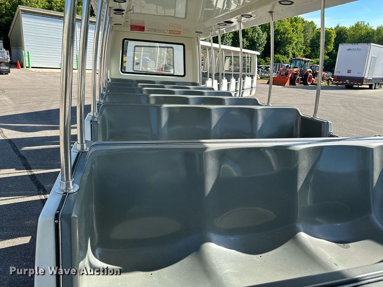 image for item DQ7358 2001 Ford E350  tram