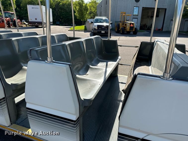 image for item DQ7358 2001 Ford E350  tram