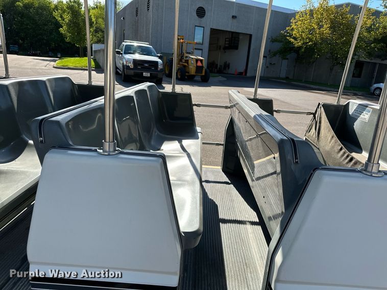 image for item DQ7358 2001 Ford E350  tram