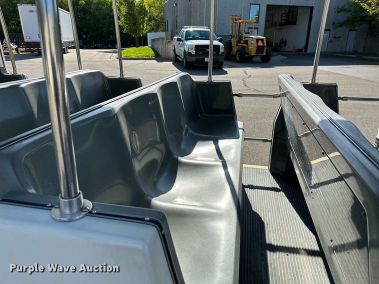 image for item DQ7358 2001 Ford E350  tram