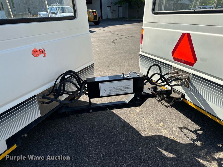 image for item DQ7358 2001 Ford E350  tram