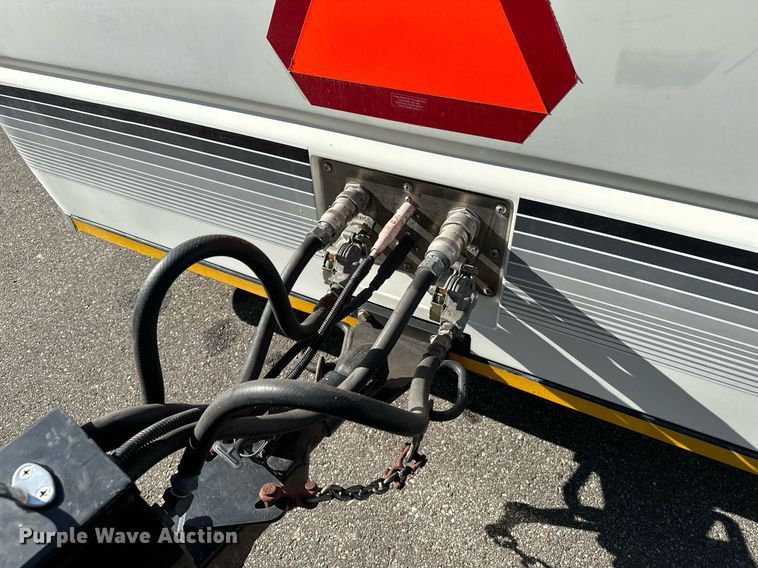 image for item DQ7358 2001 Ford E350  tram