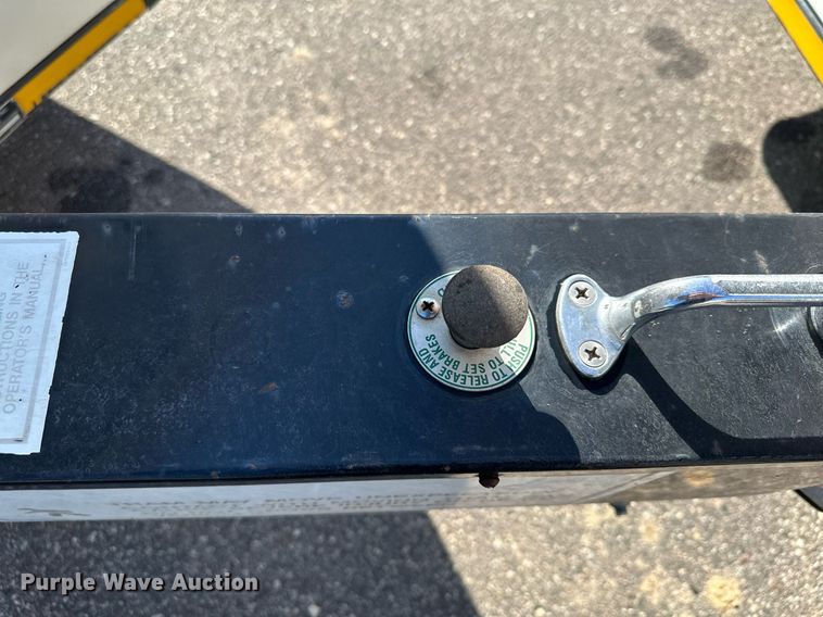 image for item DQ7358 2001 Ford E350  tram