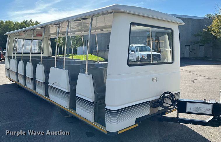 image for item DQ7358 2001 Ford E350  tram