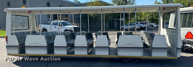 image for item DQ7358 2001 Ford E350  tram