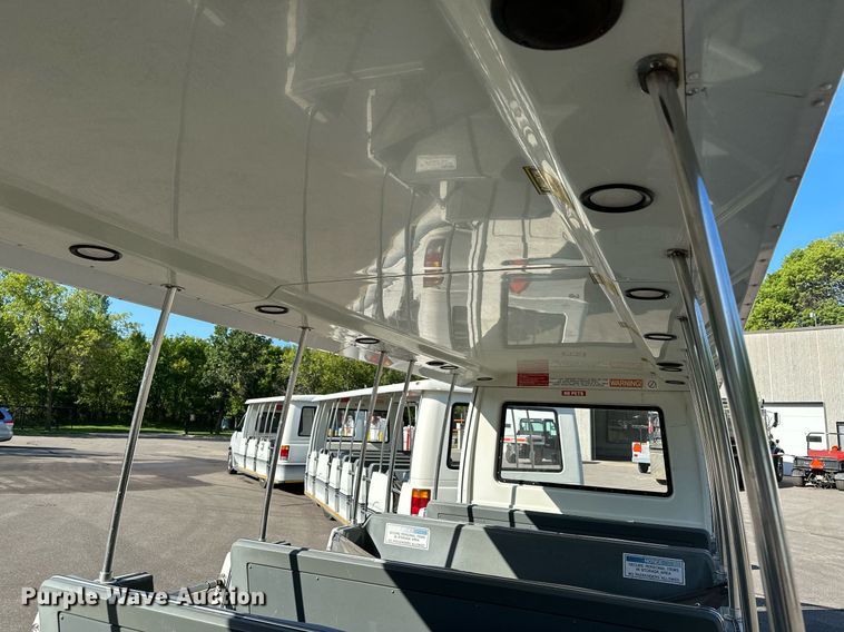 image for item DQ7358 2001 Ford E350  tram