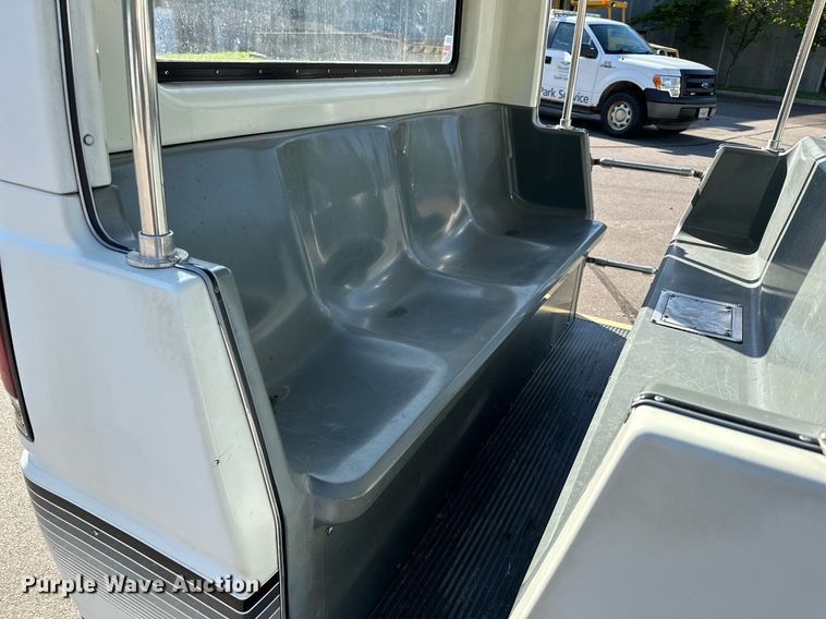 image for item DQ7358 2001 Ford E350  tram