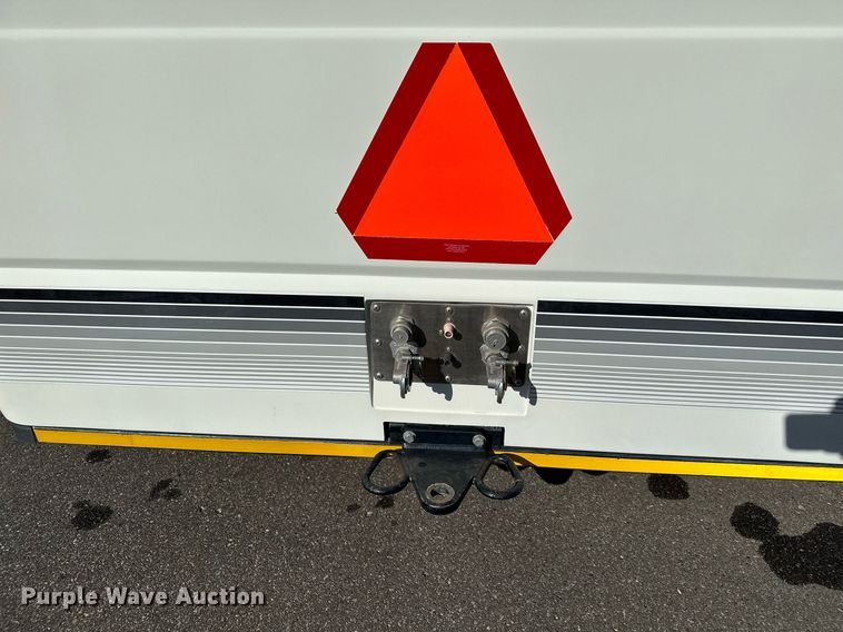 image for item DQ7358 2001 Ford E350  tram