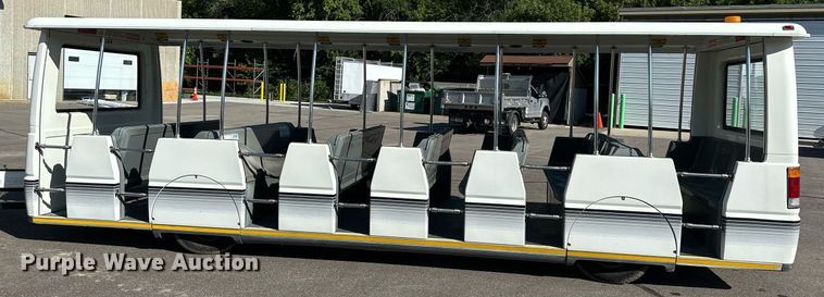 image for item DQ7358 2001 Ford E350  tram