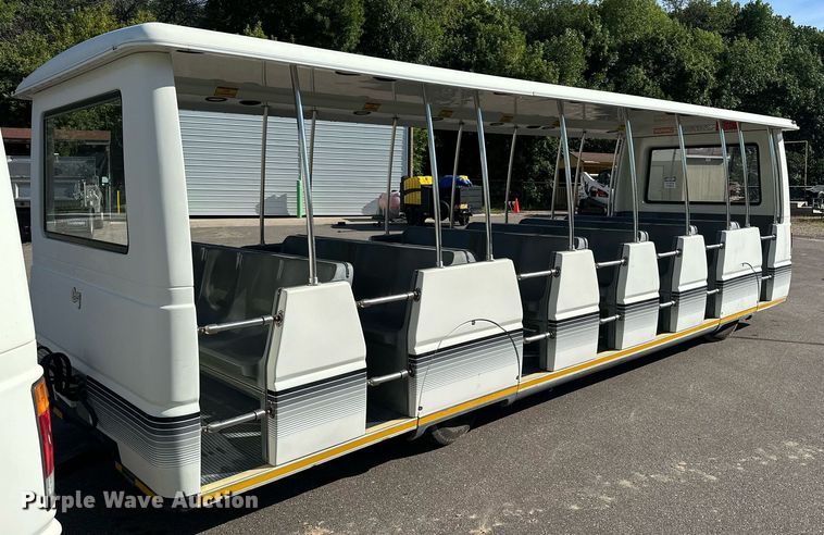 image for item DQ7358 2001 Ford E350  tram